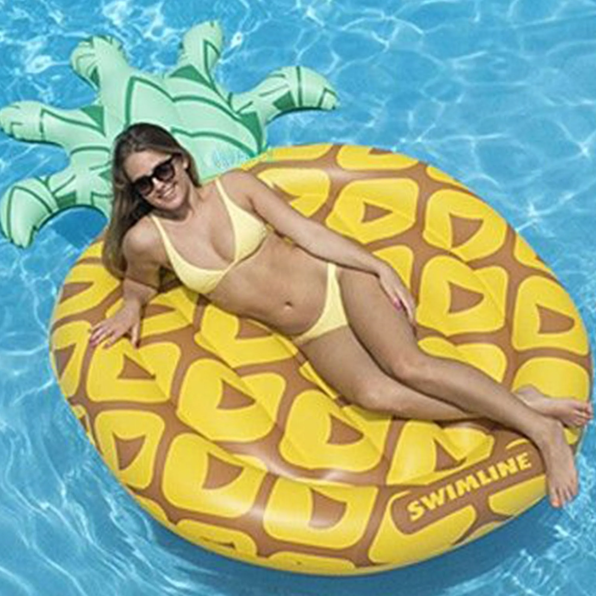 Flotteur ananas surdimensionné